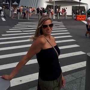 Meet your Posher, Elyse